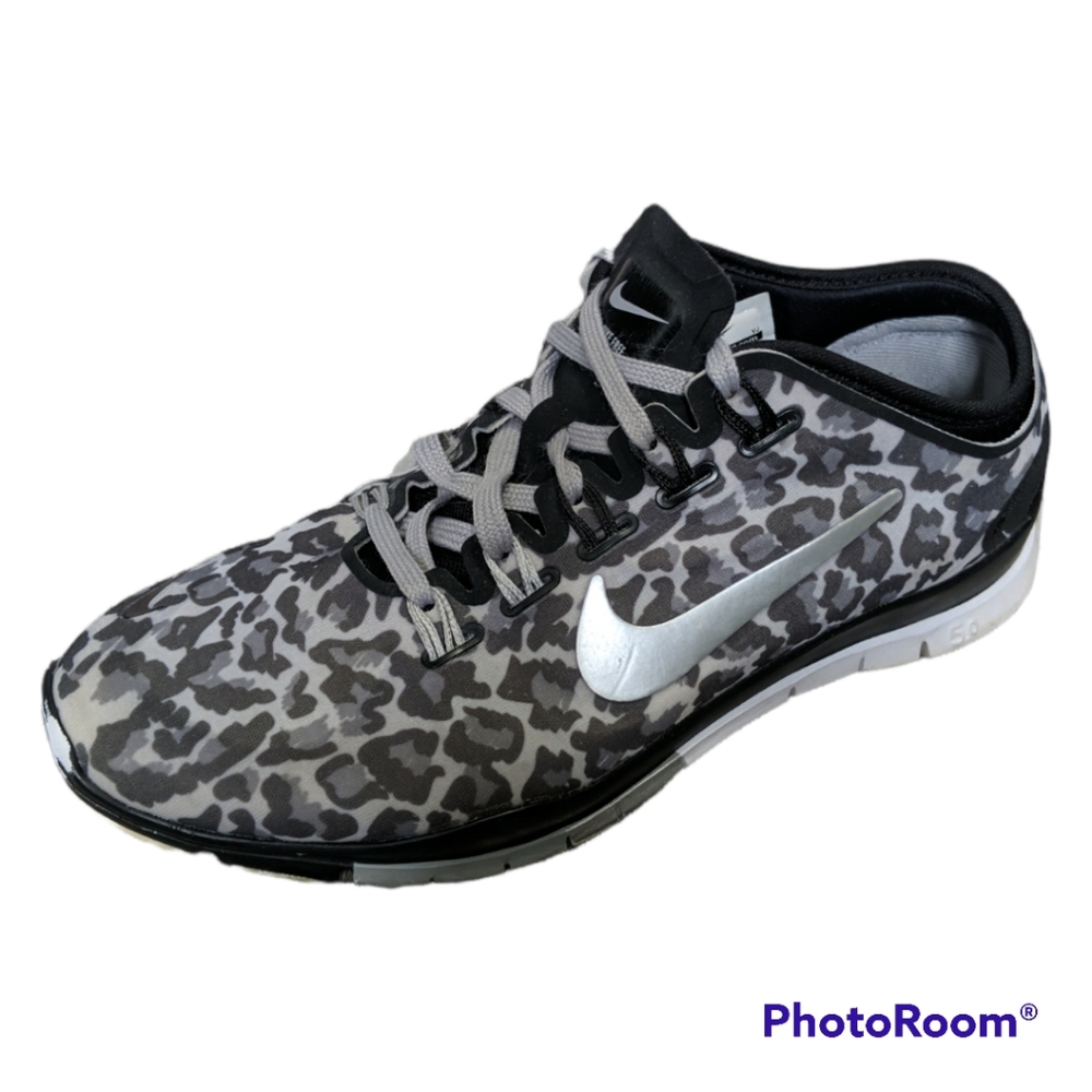 Nike Free TR Connect Leopard Print Sneakers 5.5